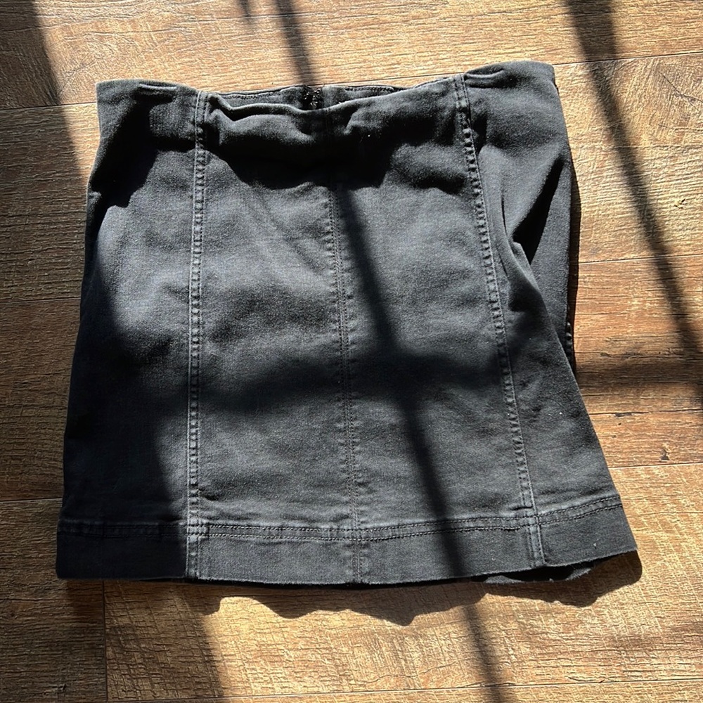 •Skirt